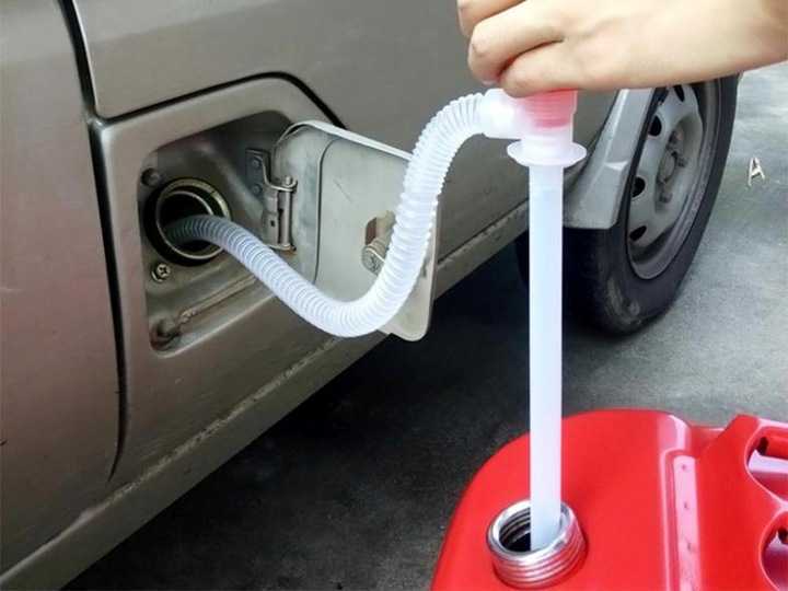 Как слить бензин, слив топлива из бака автомобиля