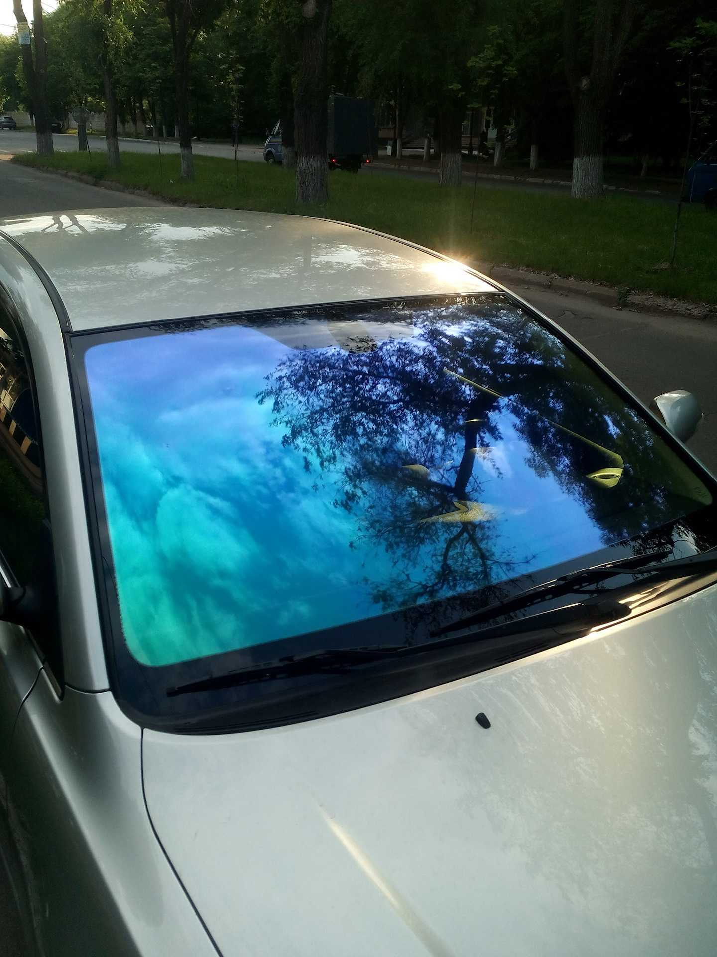 Атермальное остекление лобового стекла в авто: что это?