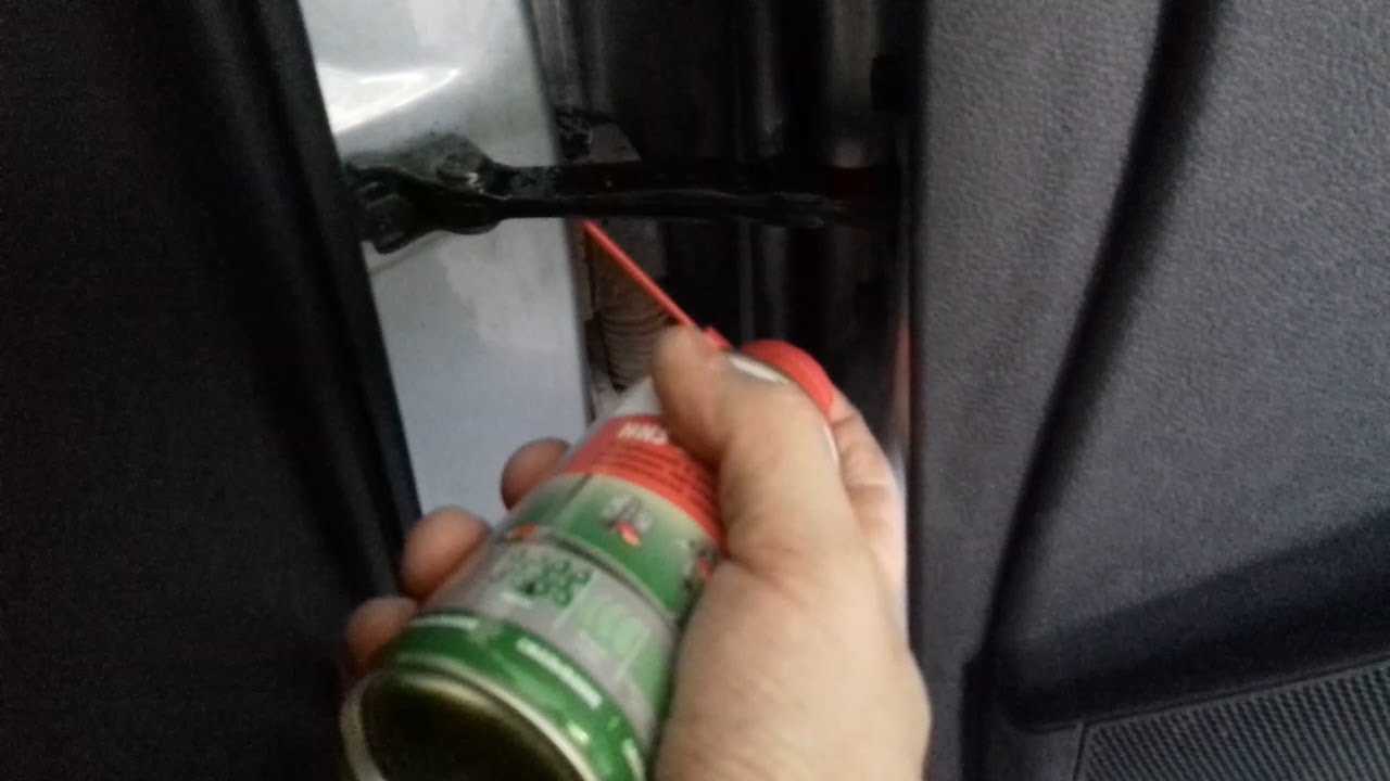 Чем смазать двери автомобиля, чтобы не скрипели при открывании - как устранить скрип в авто при помощи смазки
