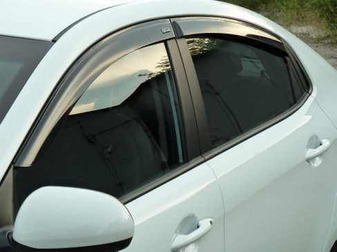 Зачем нужны ветровики на окна автомобиля?