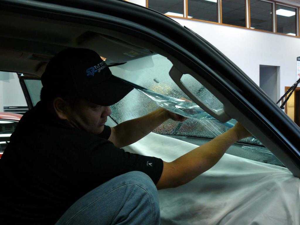 Зеркальная тонировка автомобиля: нормы и правила гибдд