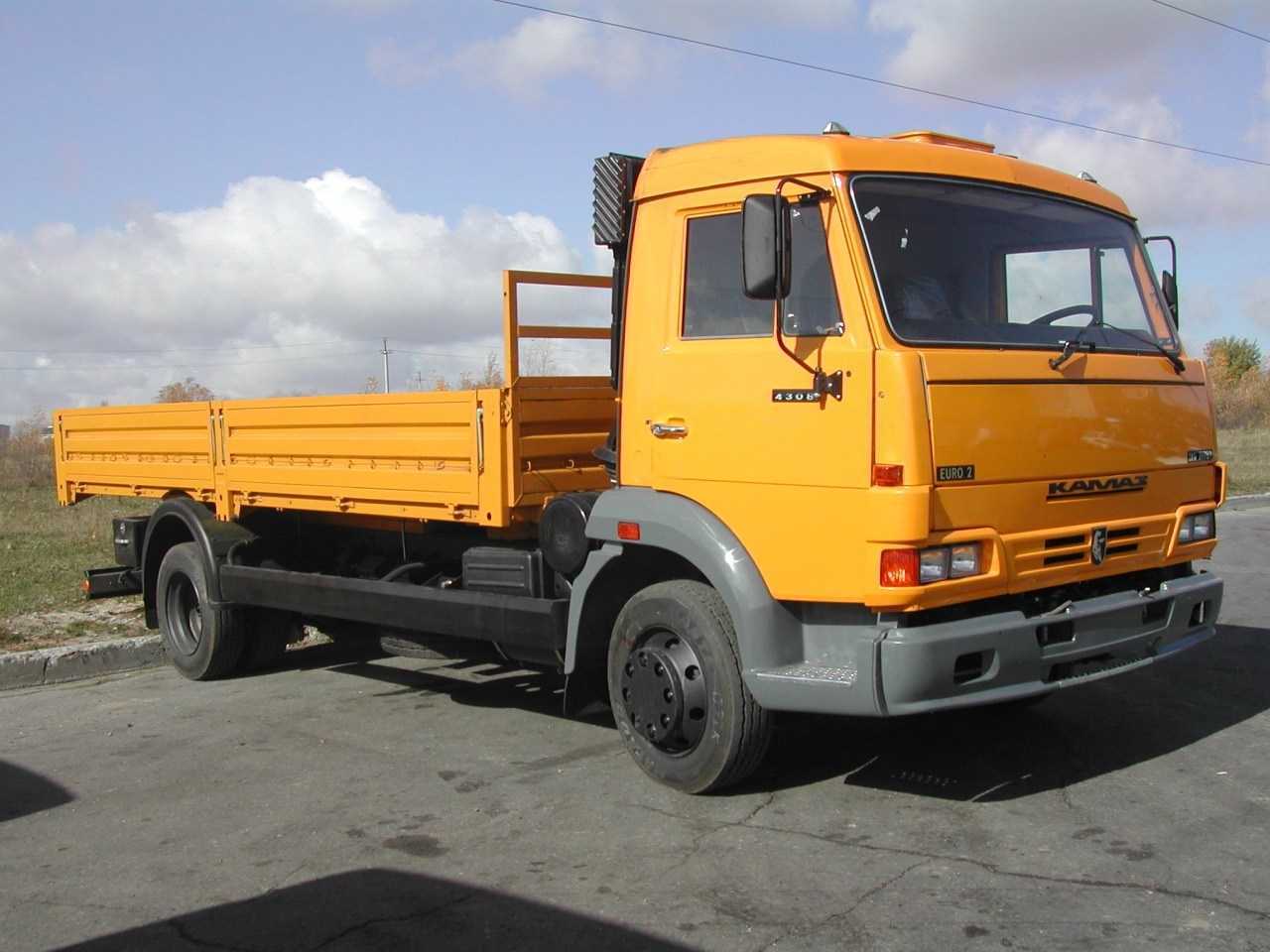 Обзор грузового автомобиля КамАЗ-4308-Н3 в исполнении шасси и бортовом с фото Технические характеристики КамАЗ 4308-H3 и