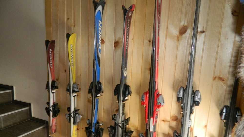 Хранение горных лыж и ботинок