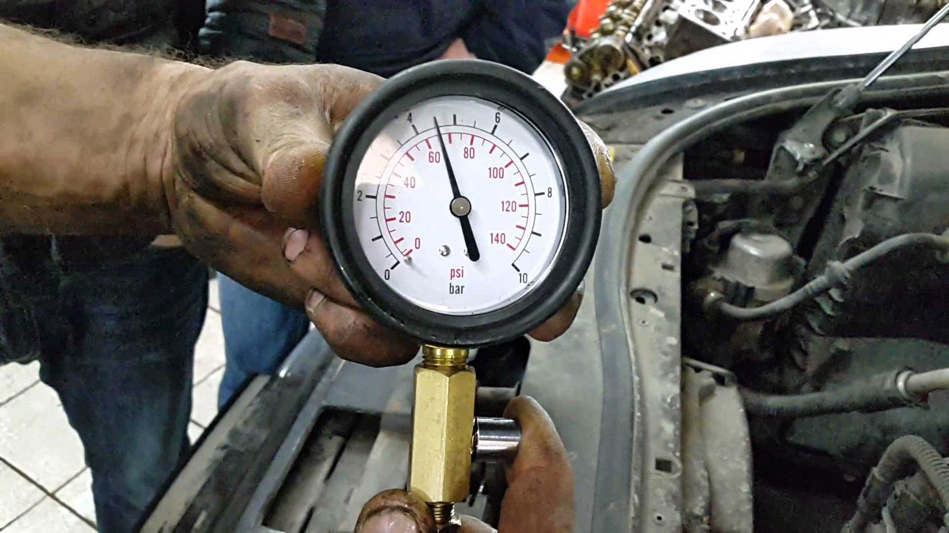 Какое давление масла в двигателе тойота и что делать, если оно упало?