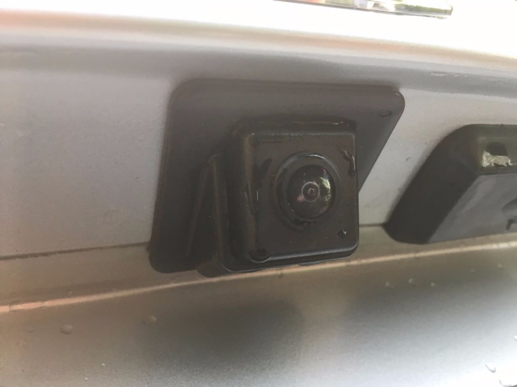 Как установить камеру заднего вида на автомобиль