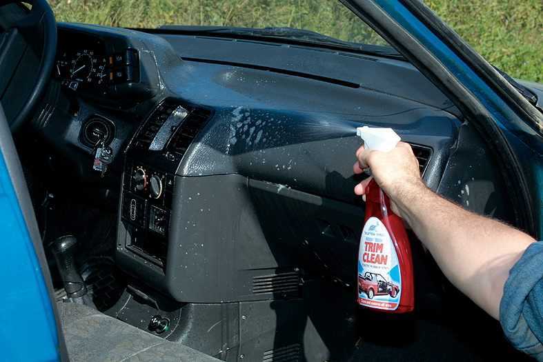 Как убрать царапины на пластике в салоне автомобиля своими руками — советы 2021 года