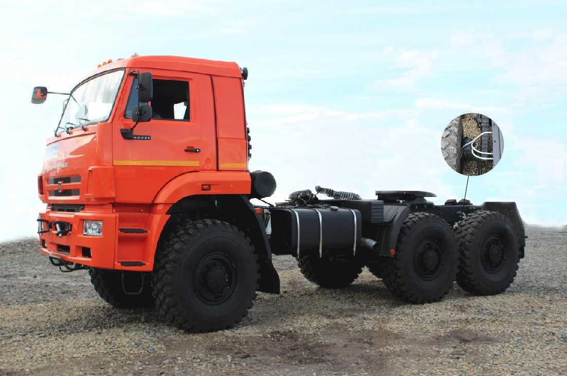 Перечень технических характеристик седельного тягача КамАЗ-65225-22,  и обзор с фото