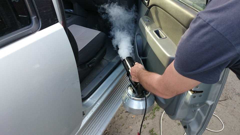 7 простых способов убрать запах сигаретного дыма из автомобиля