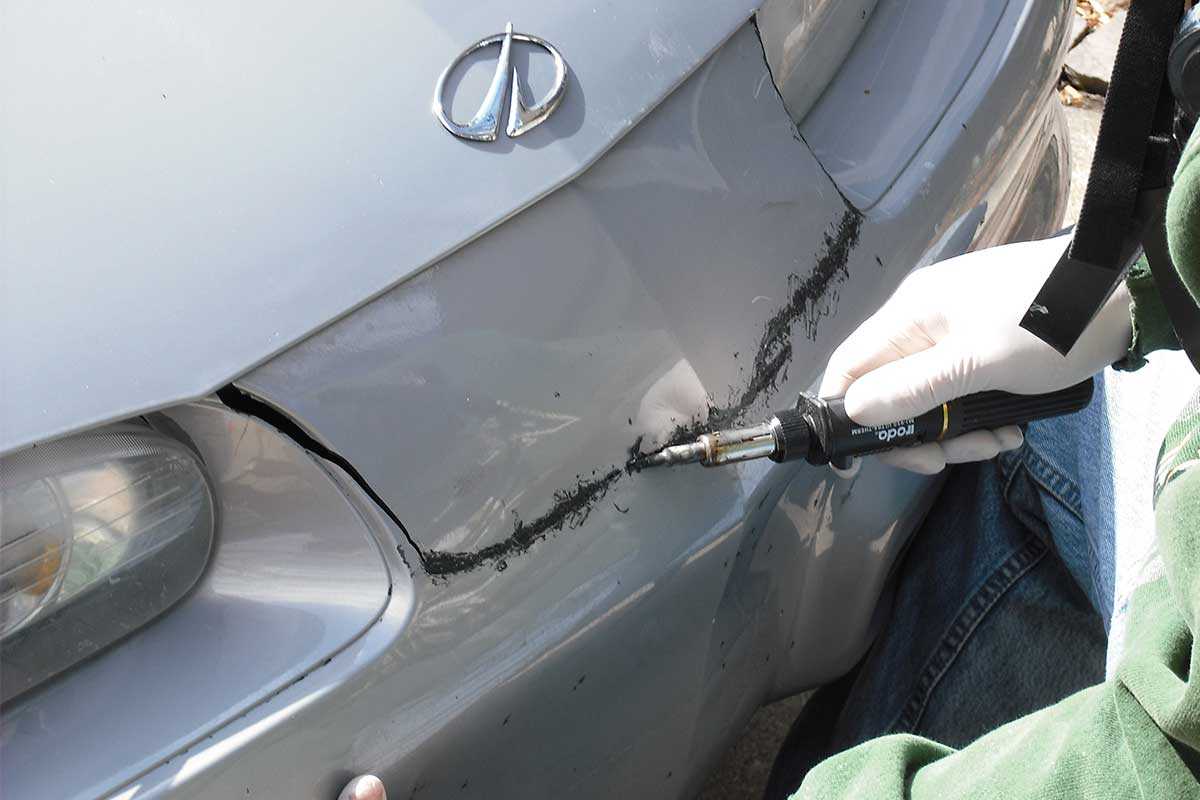 Как отремонтировать пластиковый бампер автомобиля своими руками